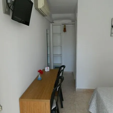 Pensión Rovior 2*